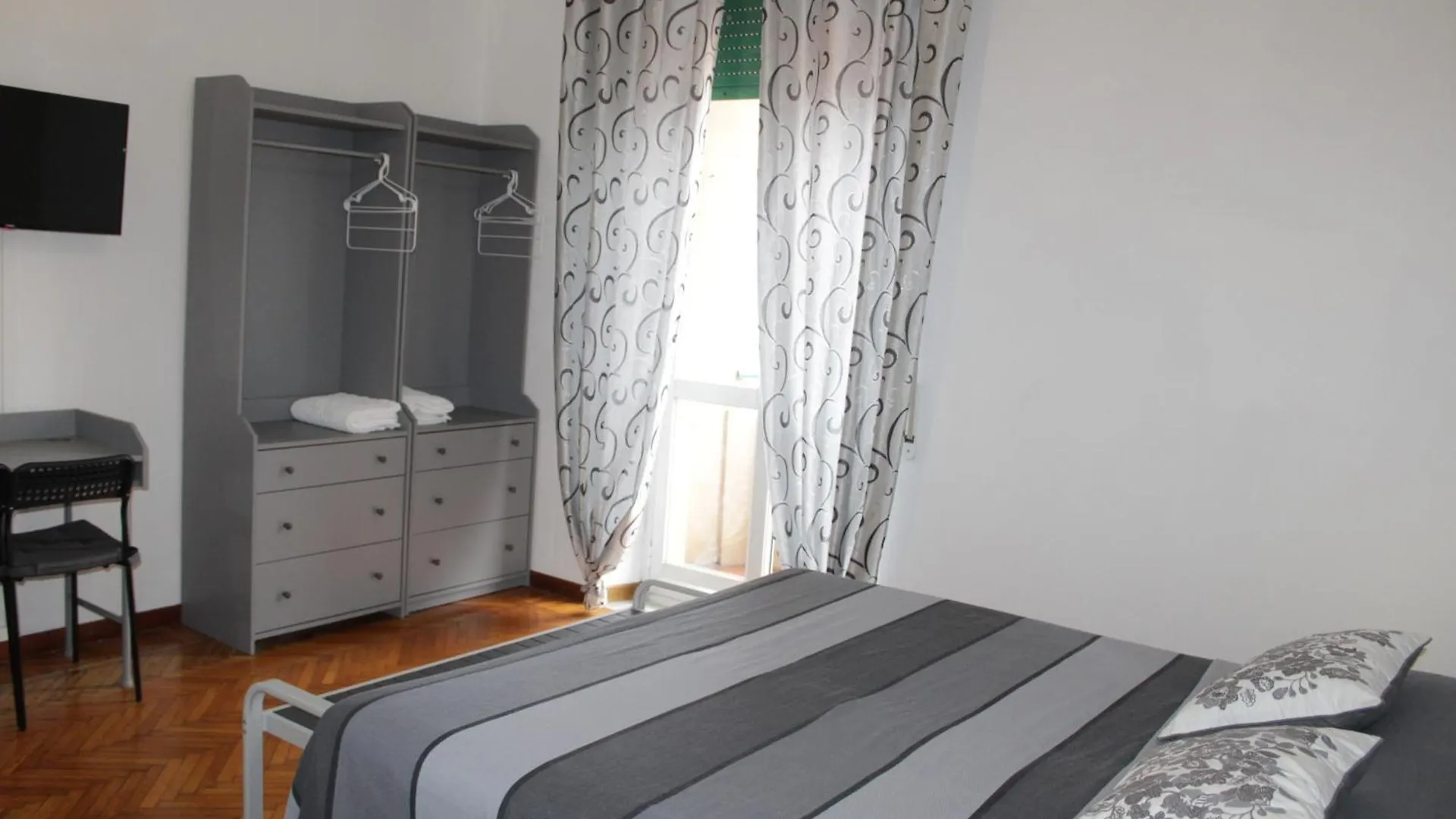 La Lanterna Di Angelo Rent Rooms And Apartments Free Parking On The Street Front Gênes Maison d'hôtes